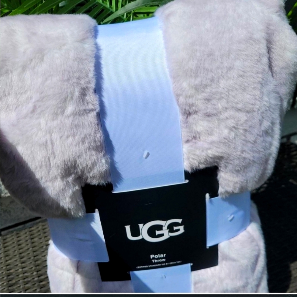 Ugg polar plush throw blanket light purple